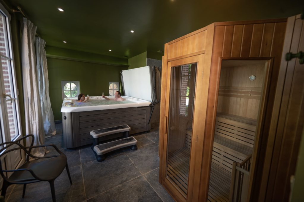 Myrrophores Spa privé Jacuzzi Sauna et massages